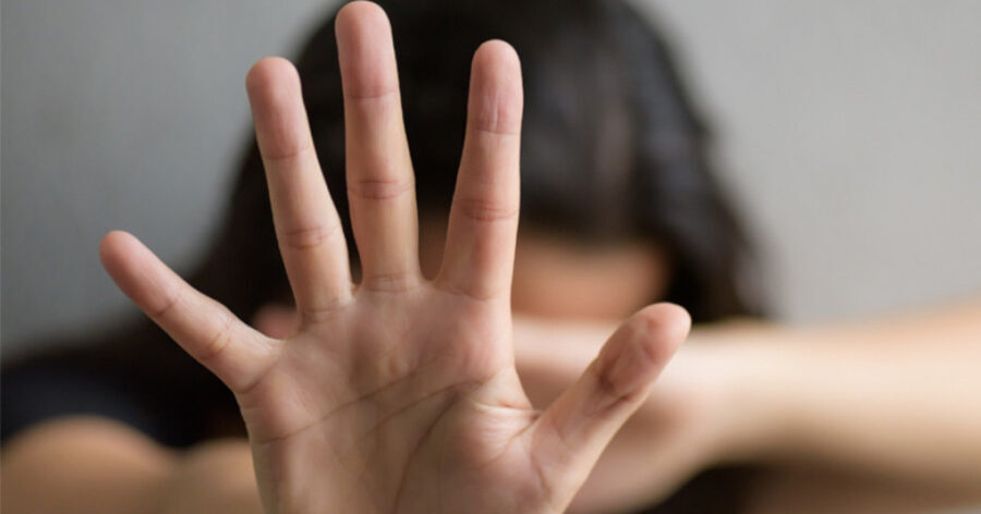 Homem de 23 anos acusado de agredir severamente sua esposa é preso em flagrante