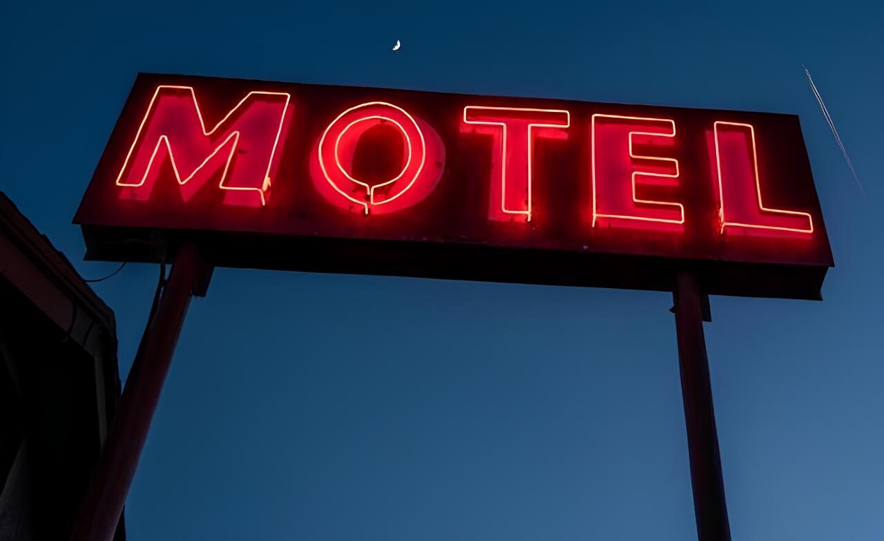 DESENTENDIMENTO EM MOTEL DE CUIABÁ TERMINA EM CONFRONTO VIOLENTO