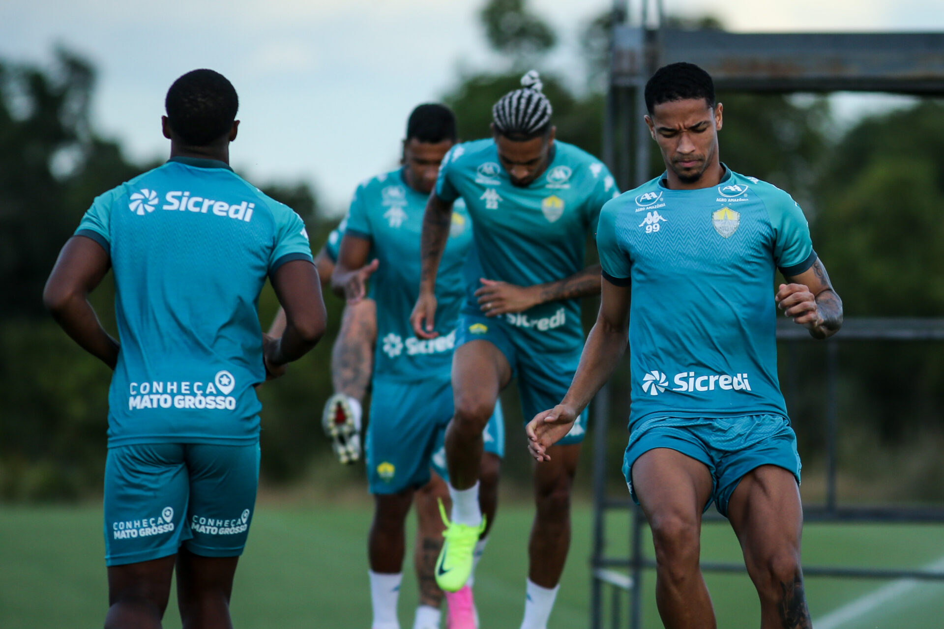 Cuiabá intensifica treinos para confronto decisivo contra o Vila Nova-GO na Arena Pantanal