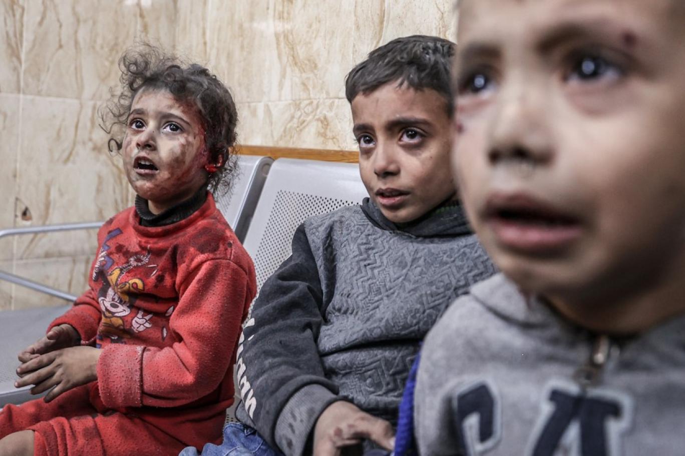 Morte de recém-nascido e criança em Gaza expõe brutalidade dos ataques israelenses; Veja vídeo