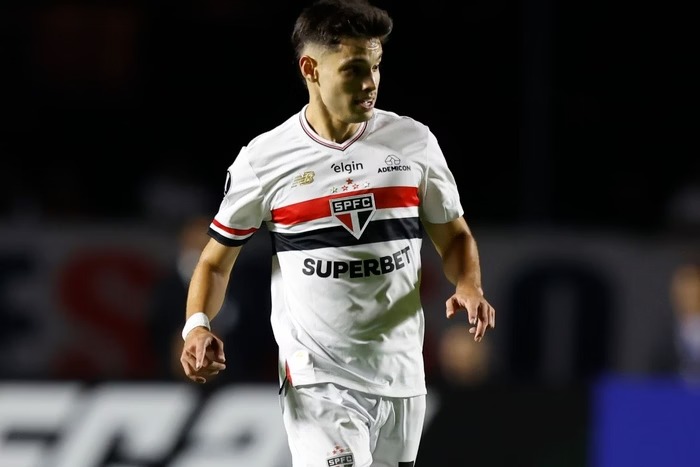 Jogador do Talleres afirma ter sido alvo de comentário xenofóbico do volante Bobadilla; veja