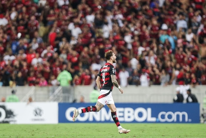 Flamengo vence com sufoco e garante classificação às oitavas da Libertadores; veja o gol