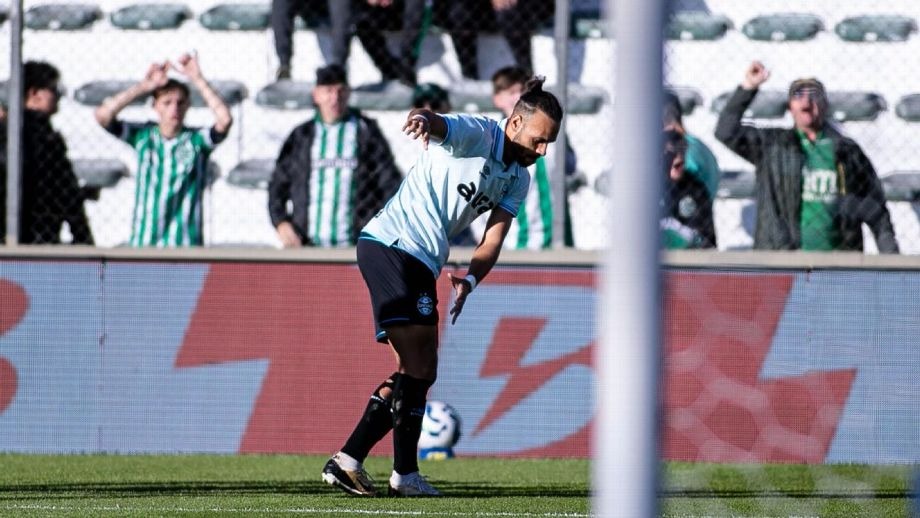 Grêmio vence o Juventude, embala terceira vitória e respira no Brasileirão; veja os gols