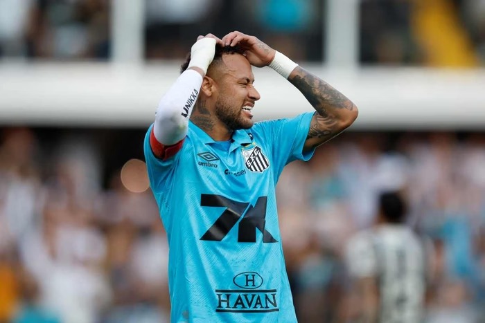 Neymar é expulso por gol de mão e pode ter feito sua despedida pelo Santos; veja o momento
