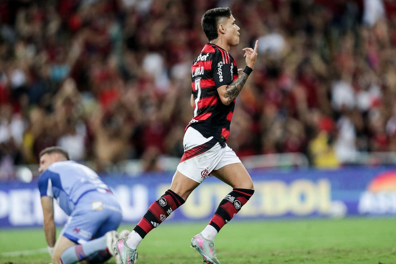 Flamengo goleia Fortaleza, assume liderança e embala para o Mundial de Clubes; veja os gols