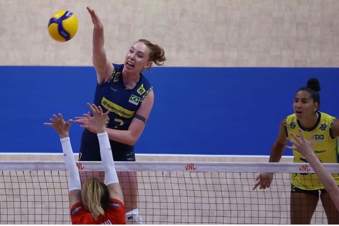 Brasil estreia com vitória avassaladora na Liga das Nações de Vôlei Feminino