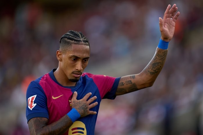 Raphinha faz história: eleito melhor jogador da LaLiga e mira a Bola de Ouro