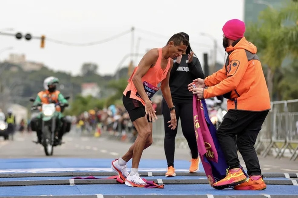 Vídeo: Maratona de Porto Alegre tem virada histórica com vitória mato-grossense