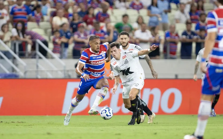 Santos vence Fortaleza com gol nos acréscimos e deixa o Z-4 em confronto direto eletrizante; veja os gols