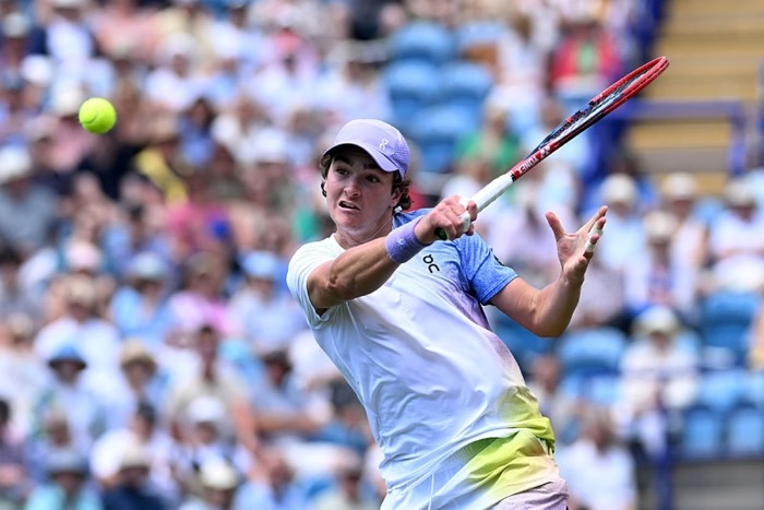 Vídeo: João Fonseca vence sua primeira partida na grama no ATP 250 de Eastbourne