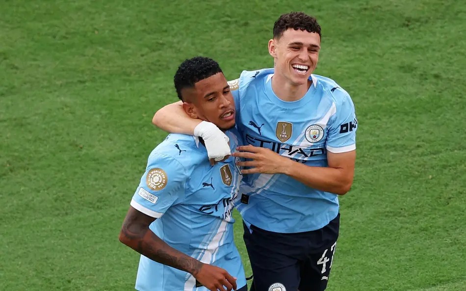 Com golaço de Savinho e falha bizarra da Juve, Manchester City atropela e lidera o Grupo G; veja os gols