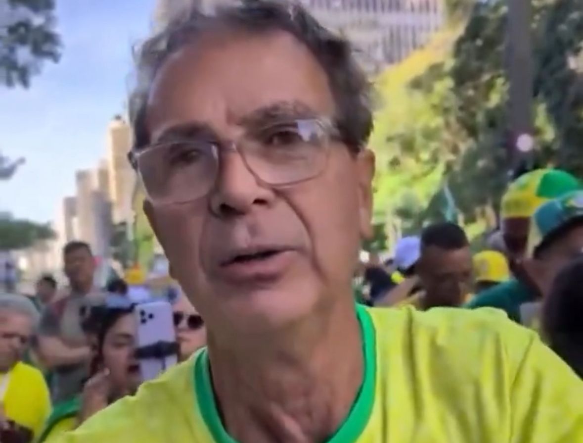“Lula foi substituído por um sósia”: apoiador de Bolsonaro dá declaração conspiratória em ato na Avenida Paulista; Veja vídeo