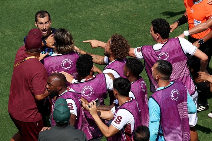 Vídeo: Renato Gaúcho se descontrola, troca empurrões com estrela da Inter e viraliza: cena bizarra agita bastidores do Mundial