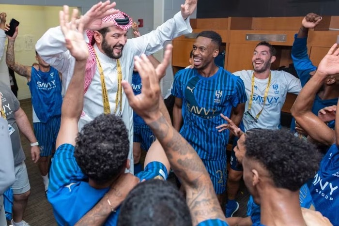 Vídeo: Jogadores do Al-Hilal comemoram “bicho milionário” após eliminar o Manchester City no Mundial
