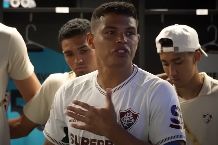 “Não dá tempo”: Thiago Silva chora antes de jogo, emociona elenco e lidera vitória histórica do Flu; veja vídeo