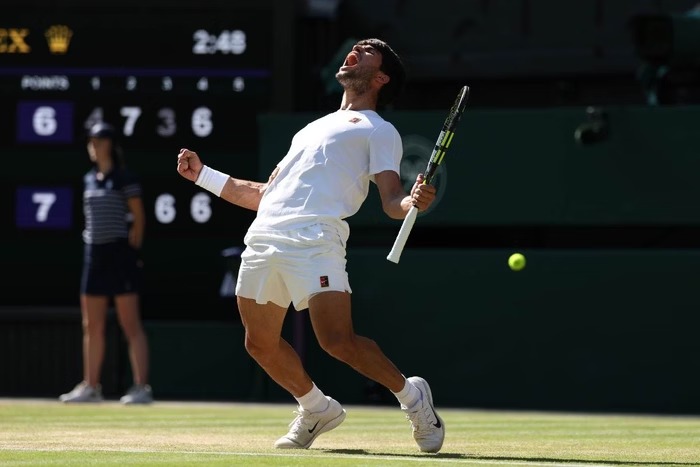 Vídeo: Alcaraz vai à final de Wimbledon e pode reencontrar Djokovic