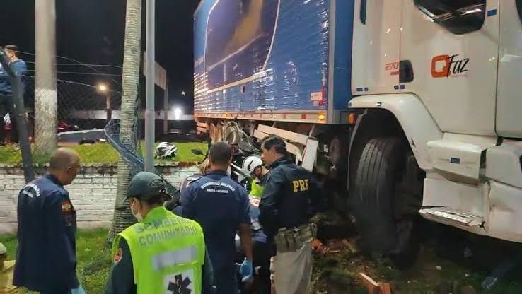 Caminhoneiro bêbado quase provoca tragédia na grande Florianópolis e acaba preso