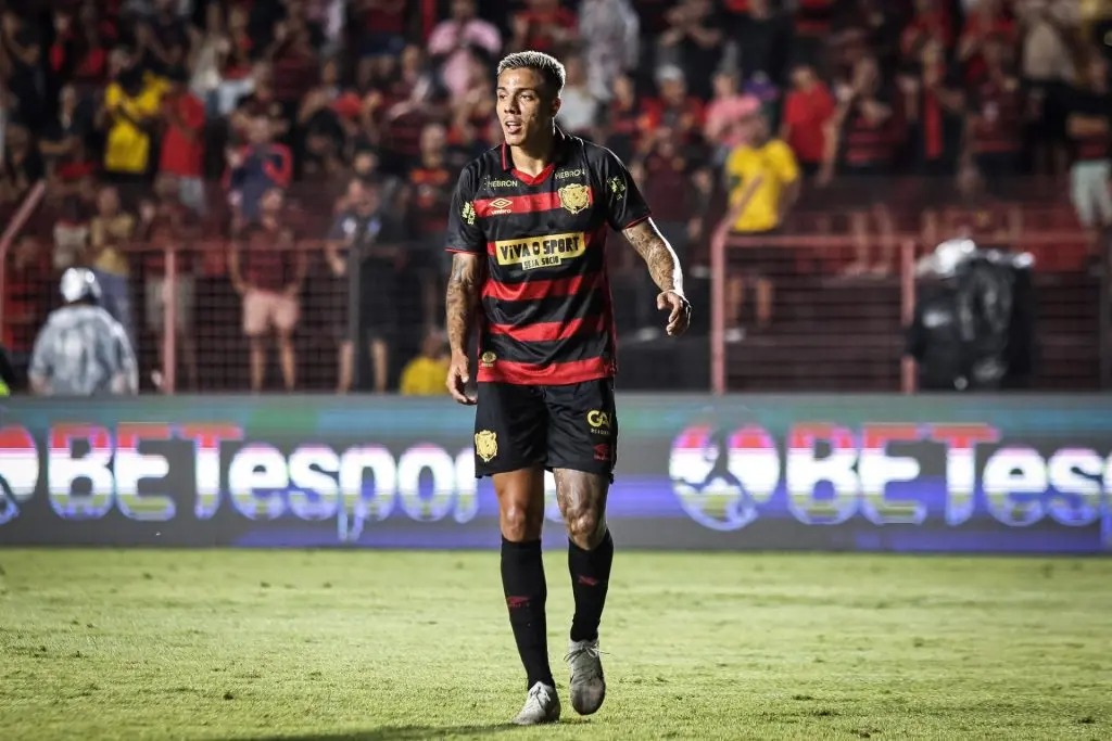 Carlos Alberto reforça o ataque do Cuiabá em troca com o Sport; Derik Lacerda deixa o clube