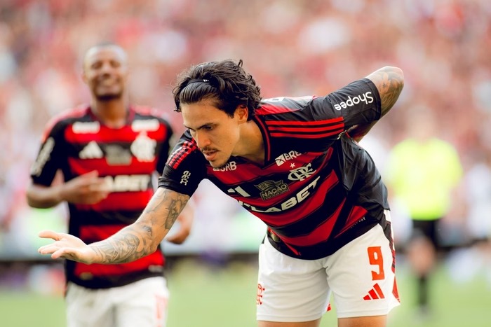 Pedro rebate críticas de Filipe Luís e diz ter sido desrespeitado: “Esperava mais respeito”