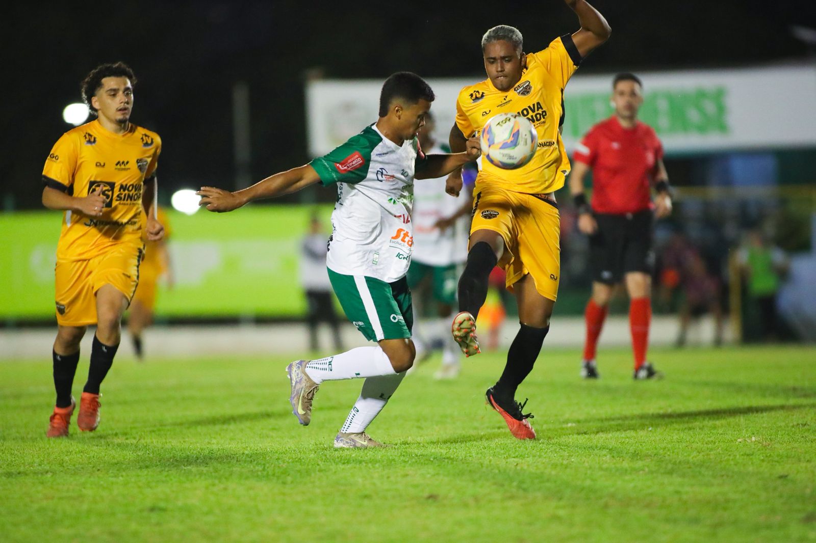 Campeonato Sub-20 começa com golaços, empate polêmico e confusão no calendário