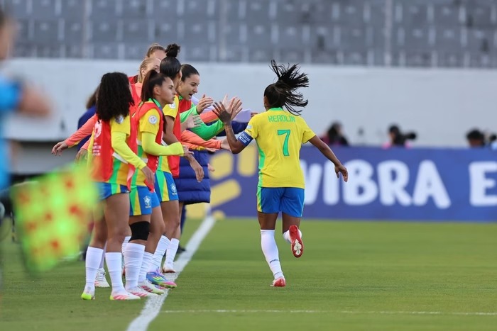 Brasil atropela Bolívia por 6 a 0 na Copa América Feminina com show de Kerolin; veja os gols