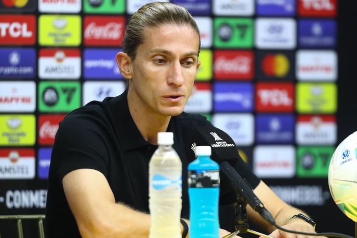 Vídeo: Filipe Luís encerra polêmica com Pedro e desvia foco após derrota do Flamengo