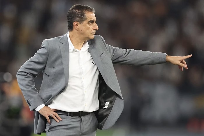 Fortaleza surpreende e anuncia Renato Paiva como novo técnico após saída de Vojvoda