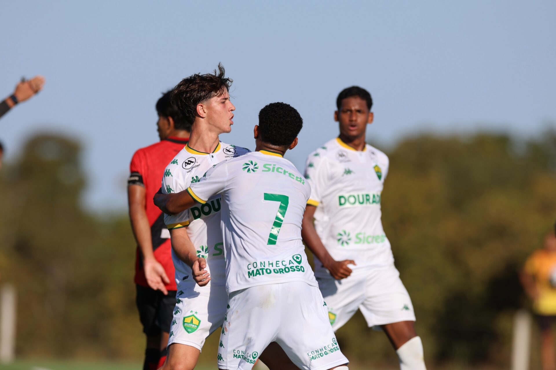 De virada e com três gols em quatro minutos, Cuiabá vence a primeira no Brasileiro Sub-17; veja os gols