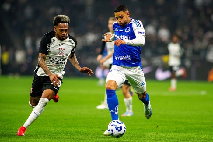 Cruzeiro empata com o Corinthians fora de casa e mantém liderança do Brasileirão