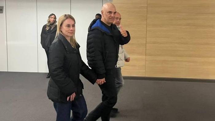 Após sanção dos EUA, Alexandre de Moraes reaparece em clássico Corinthians x Palmeiras e chama atenção