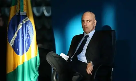 Alexandre de Moraes afirma que “Justiça é cega, mas não tola” ao decretar prisão domiciliar de Bolsonaro