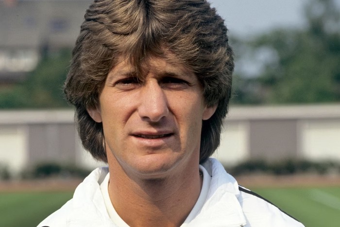 Frank Mill, campeão mundial pela Alemanha, morre aos 67 anos após ataque cardíaco