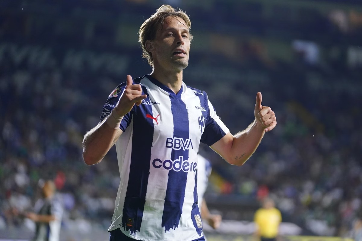 Ex-Real Madrid, Canales marca gol olímpico na vitória do Monterrey sobre Necaxa