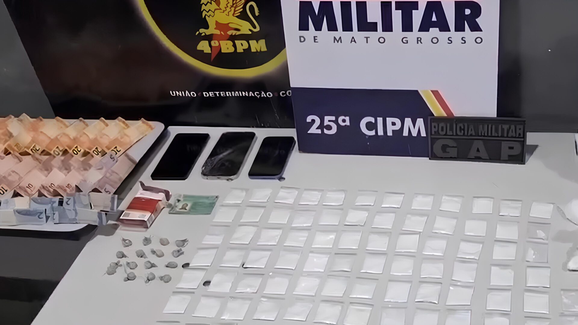 Traficante é preso em flagrante e polícia apreende cocaína, dinheiro e materiais em Várzea Grande; veja vídeo