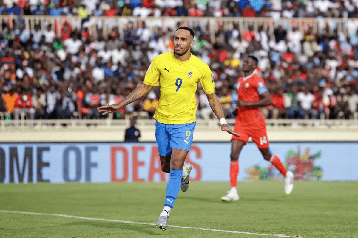 Aubameyang Brilha com quatro gols, mas é expulso em vitória do Gabão sobre Gâmbia