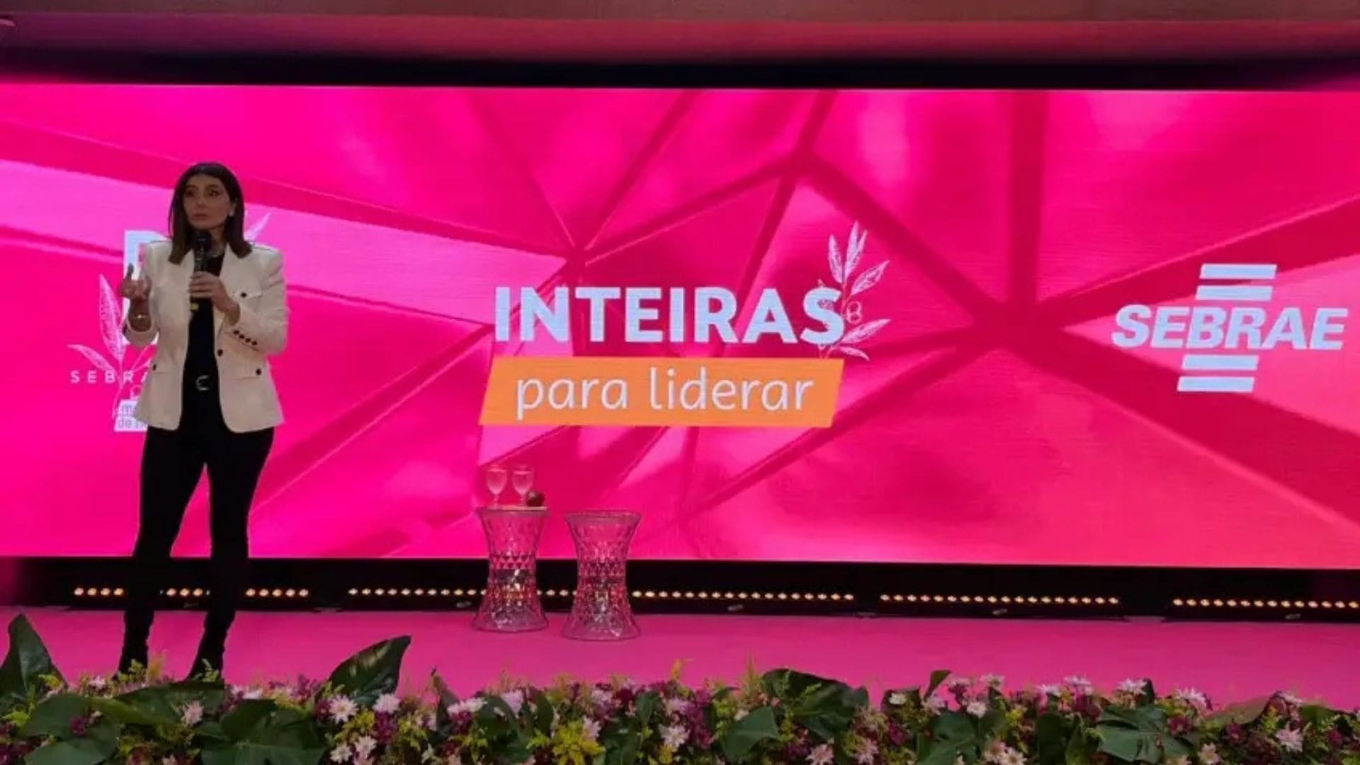 Evento Inteiras para Liderar traz Giovanna Antonelli a Cuiabá para falar sobre narrativa e empreendedorismo; veja vídeo