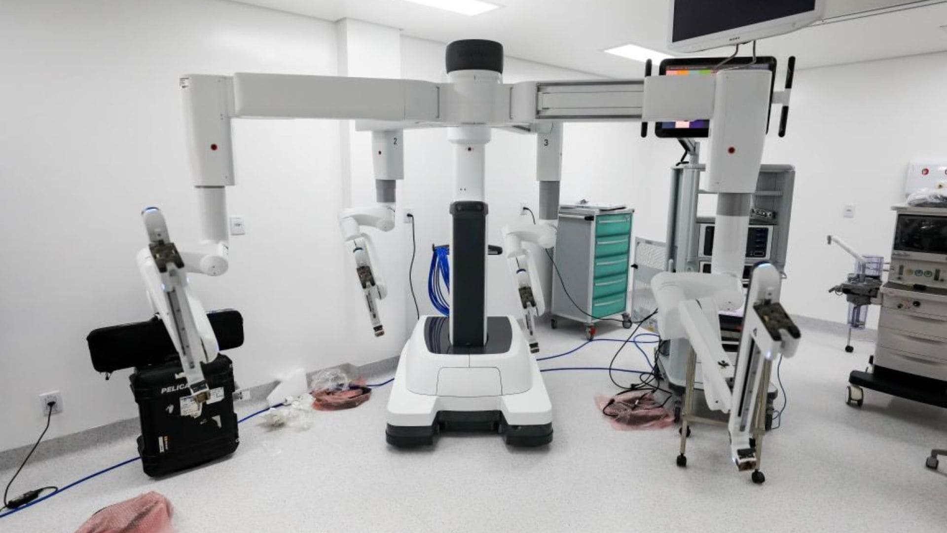 Tecnologia de ponta entra no SUS de MT com robô cirurgião no Hospital Central; veja vídeo