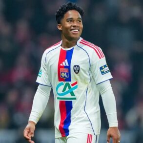 Torcida do Real Madrid lamenta ausência de Endrick após eliminação para time da 2ª divisão