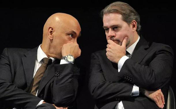 Protesto em frente a banco questiona investigação e atuação do STF em São Paulo