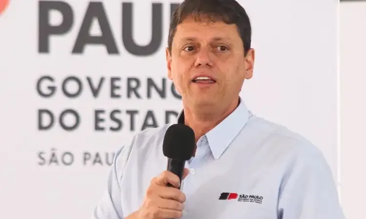 Tarcísio confirma reeleição em SP e agenda visita a Bolsonaro após anúncio
