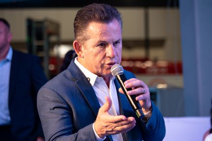 Mauro Mendes descarta definição de suplentes e diz que candidatura ao Senado ainda não foi decidida; veja vídeo