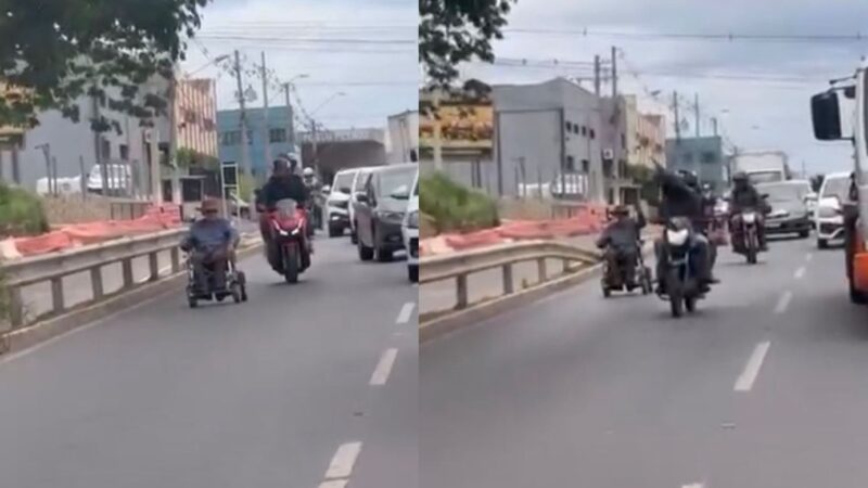 Motoristas se surpreendem com idoso em cadeira de rodas circulando entre carros em Cuiabá; veja vídeo