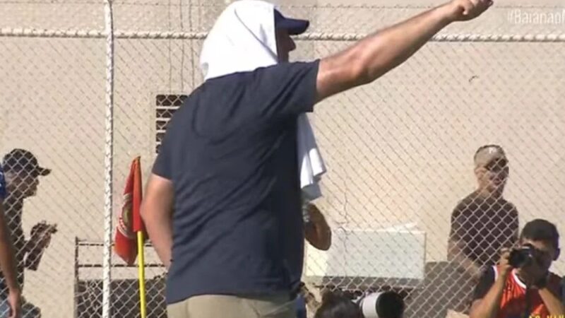 Rogério Ceni usa toalha na cabeça em Juazeiro e viraliza como “sheik” nas redes