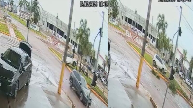 Câmera mostra veículo atravessando canteiro após erro de direção em rotatória de Sinop; veja vídeo