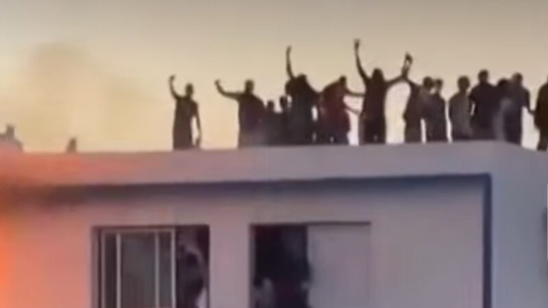 Incêndio em universidade durante protestos expõe tensão por atrasos de auxílios no Senegal