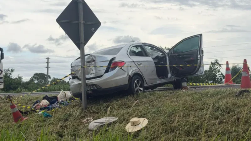 Grave acidente entre carros e caminhão deixa dois mortos em Várzea Grande; veja vídeo