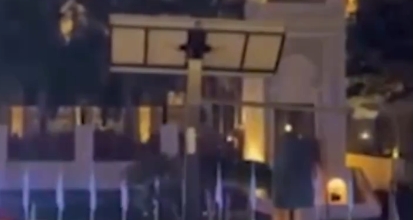 Incêndio atinge hotel de luxo em Dubai e espalha pânico na Palm Jumeirah; Veja vídeo