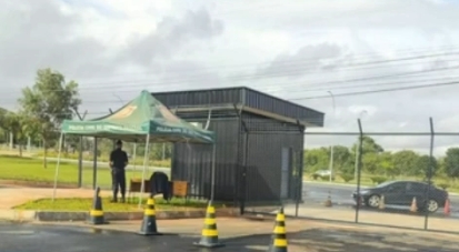 Guarita construída para vigilantes da PCDF permanece vazia por impasse contratual; Veja vídeo