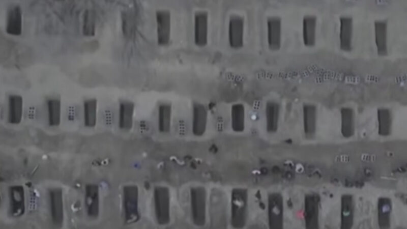 Imagens aéreas revelam ampliação de cemitério após ataque a escola feminina; Veja vídeo