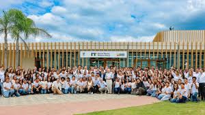 Lula visita escola técnica no Rio e conversa com estudantes sobre futuro e oportunidades